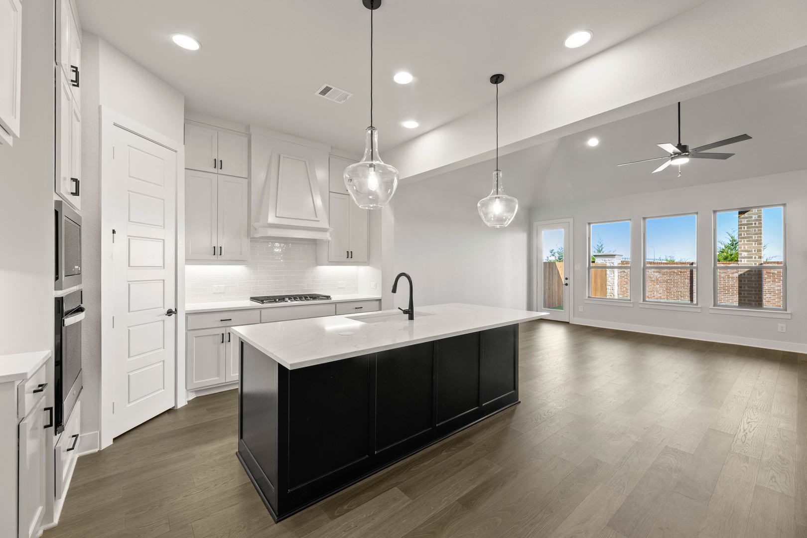 1913 Windsor Mansfield TX 76084