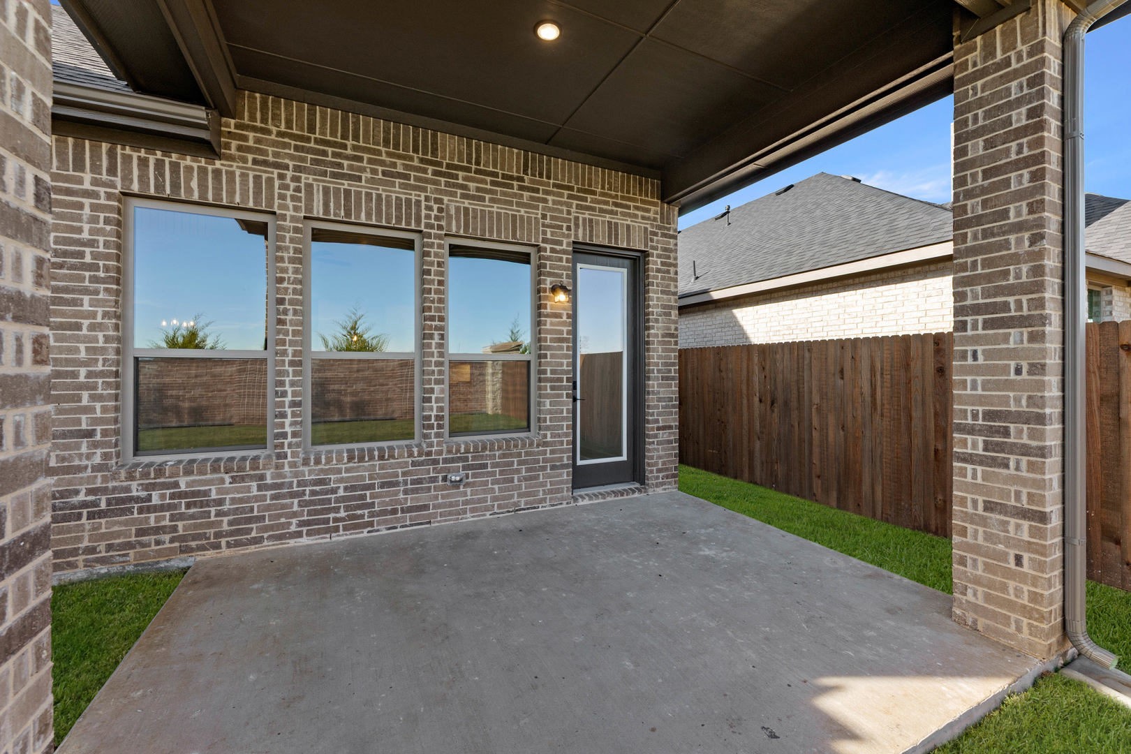1913 Windsor Mansfield TX 76084