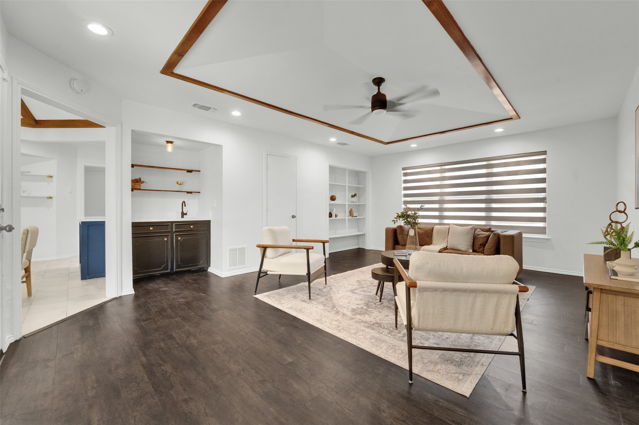 2225 Ridgewood Carrollton TX 75006