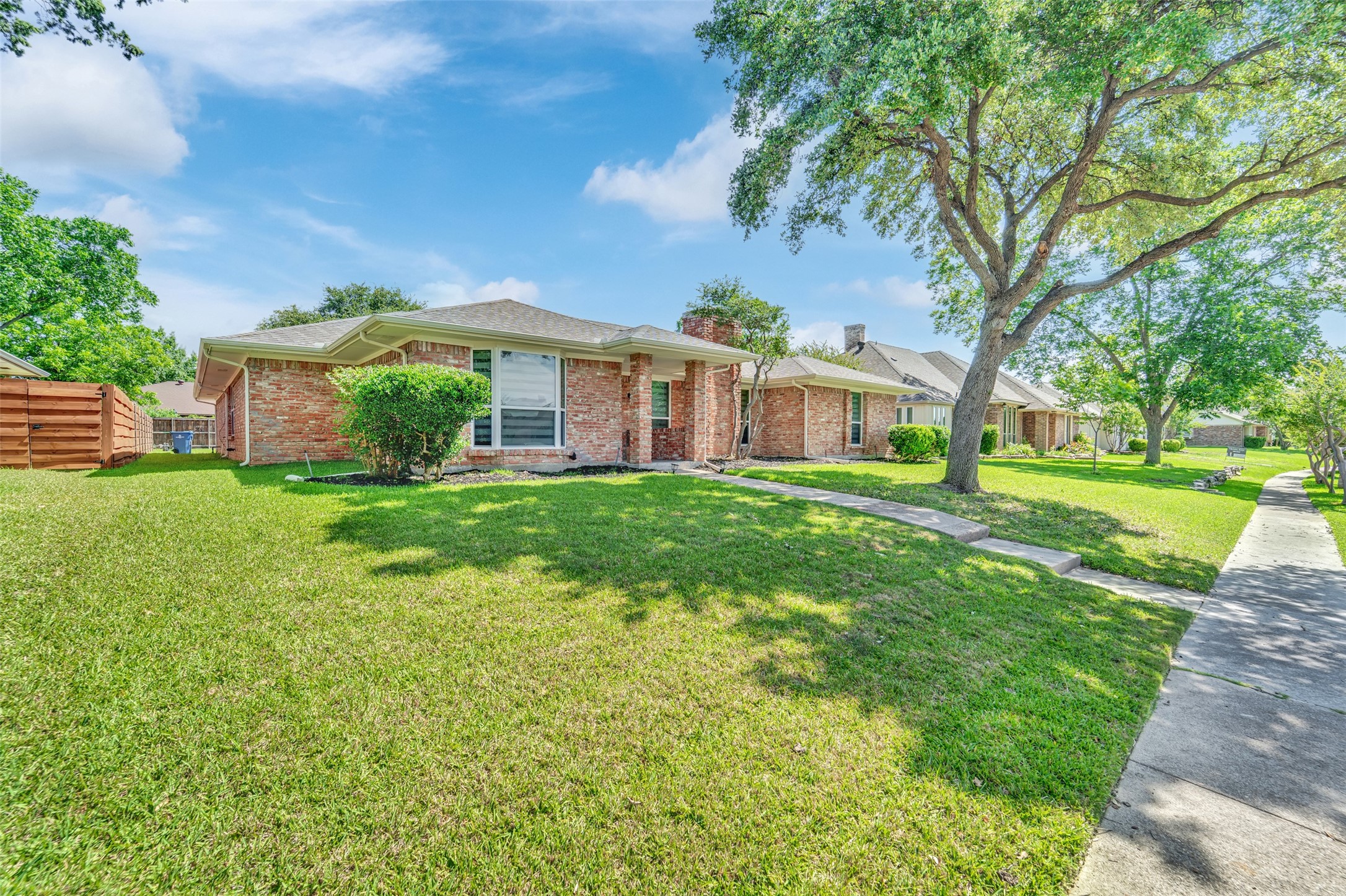 2225 Ridgewood Carrollton TX 75006