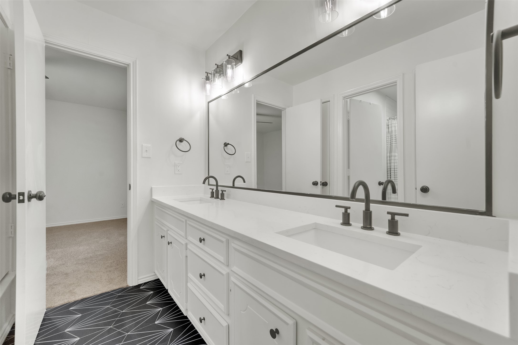 2225 Ridgewood Carrollton TX 75006