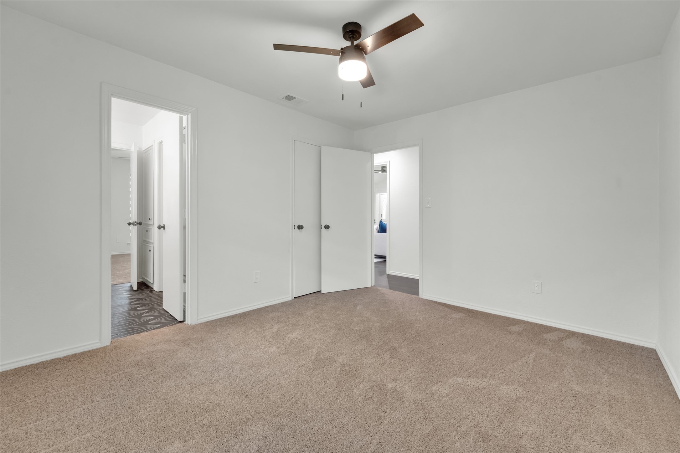 2225 Ridgewood Carrollton TX 75006