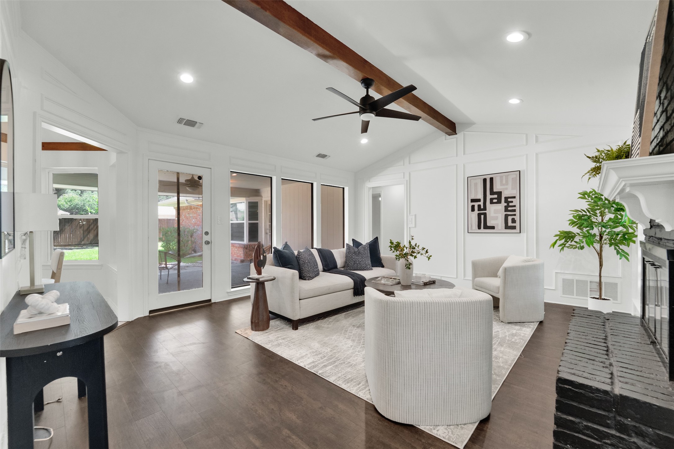 2225 Ridgewood Carrollton TX 75006