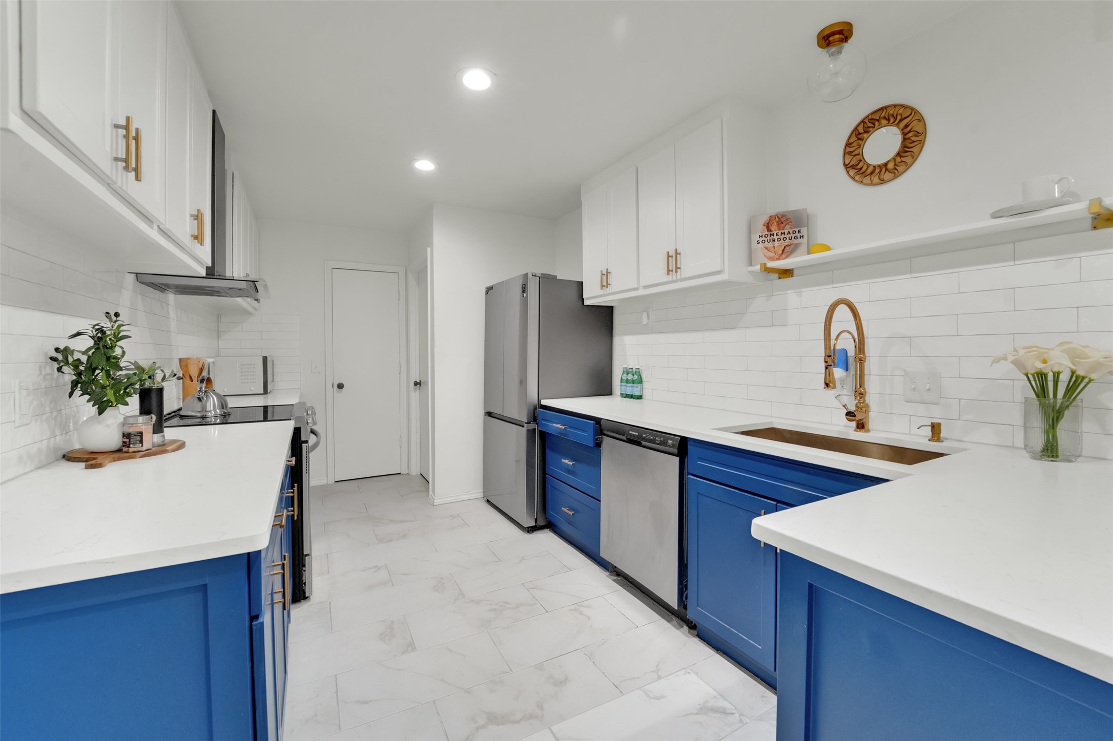 2225 Ridgewood Carrollton TX 75006