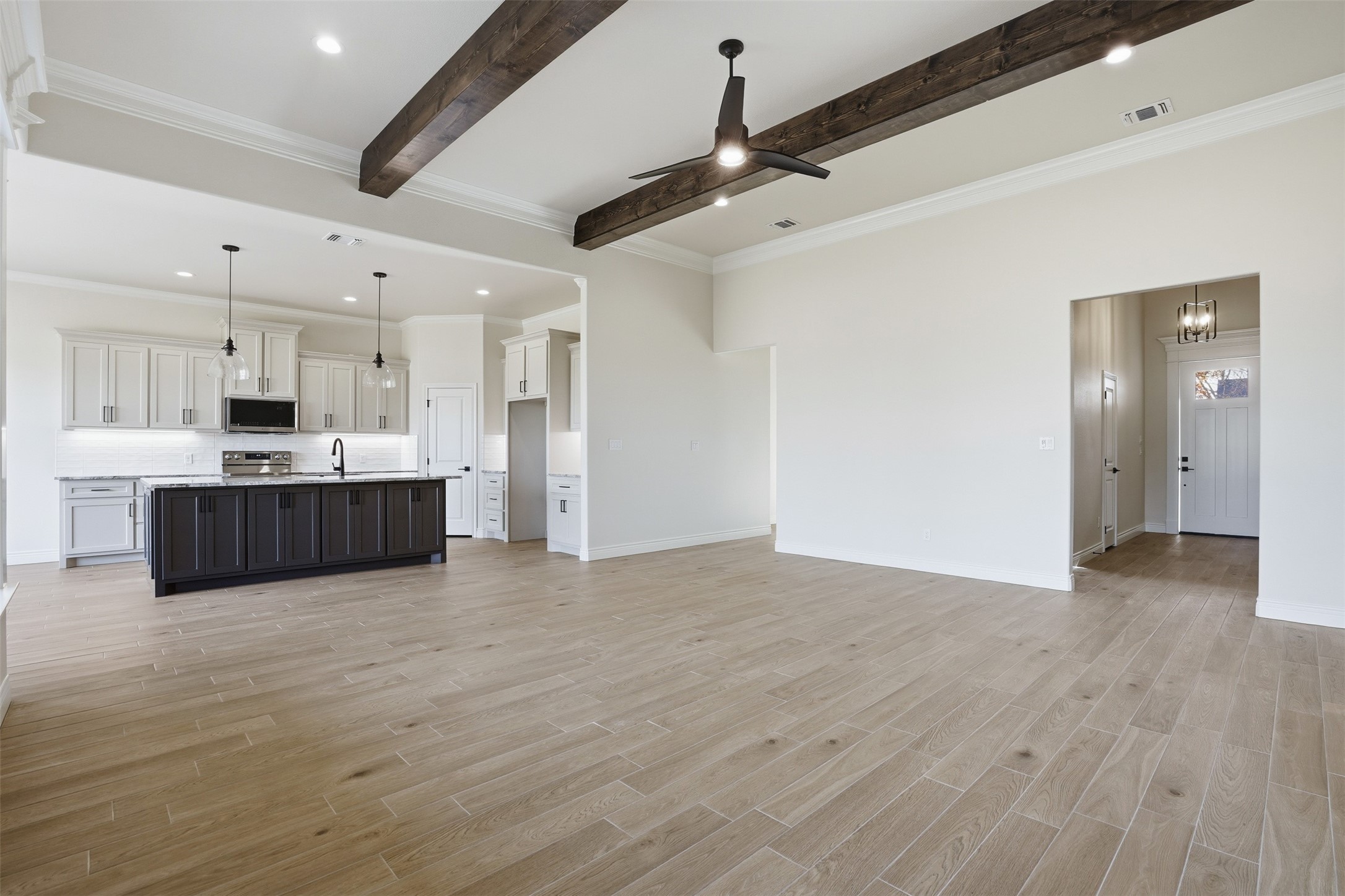 6002 Oakwood Court Granbury TX 76049