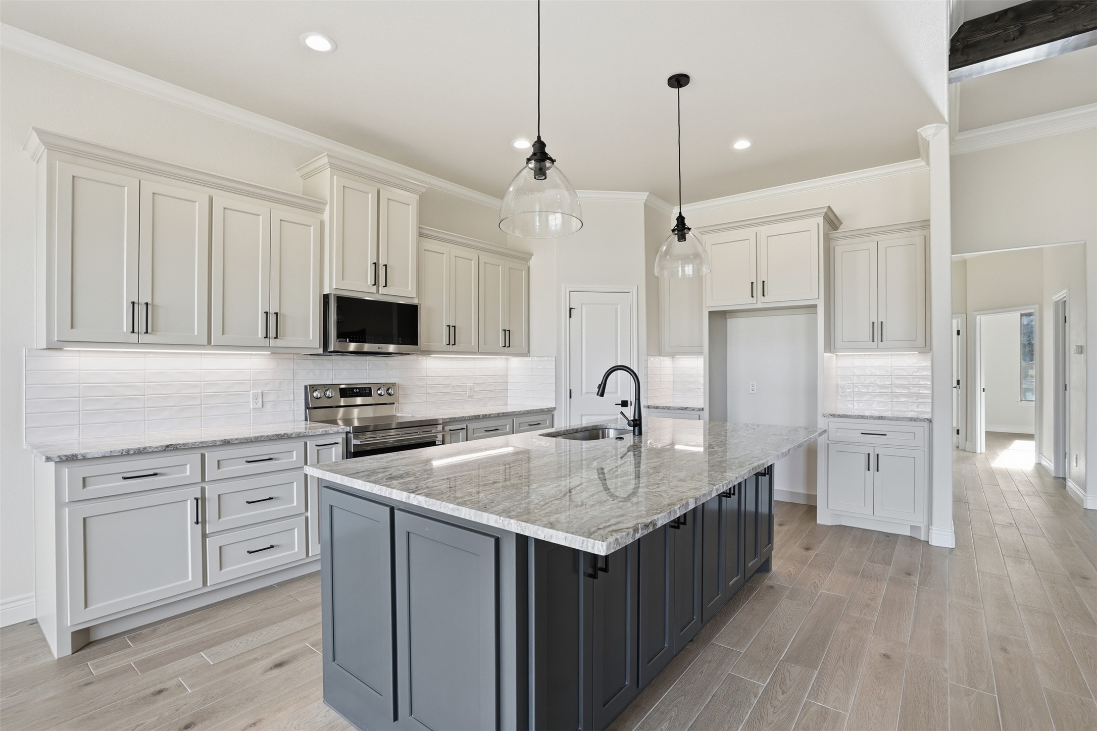 6002 Oakwood Court Granbury TX 76049