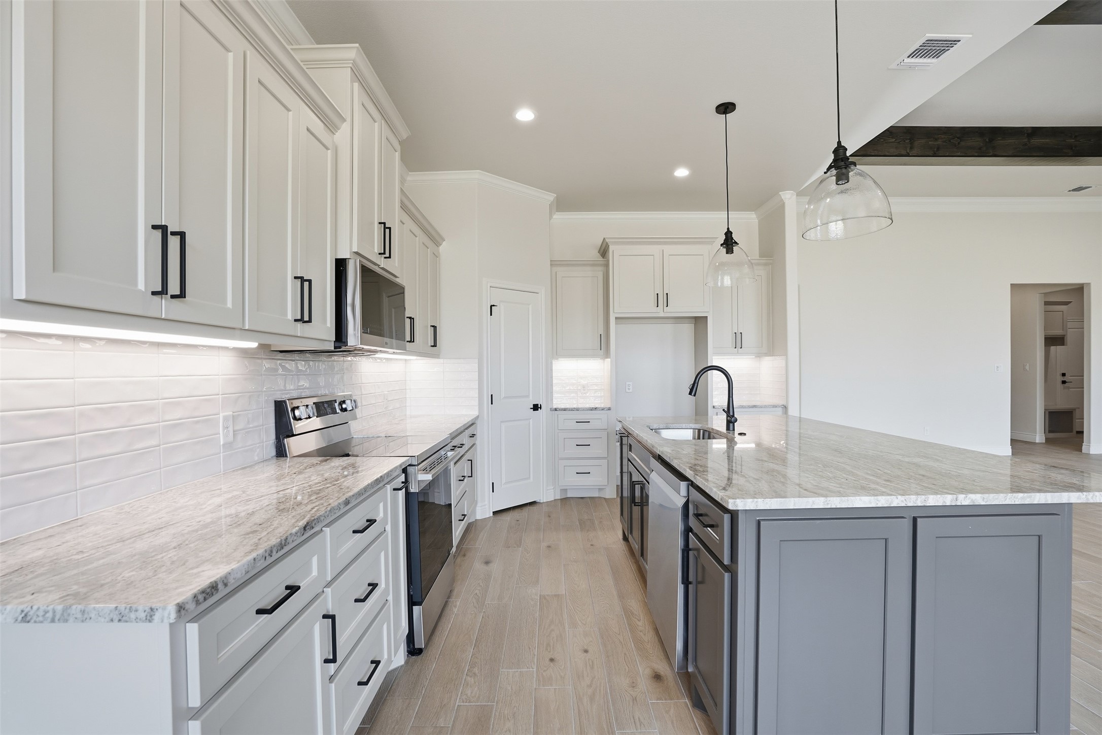 6002 Oakwood Court Granbury TX 76049