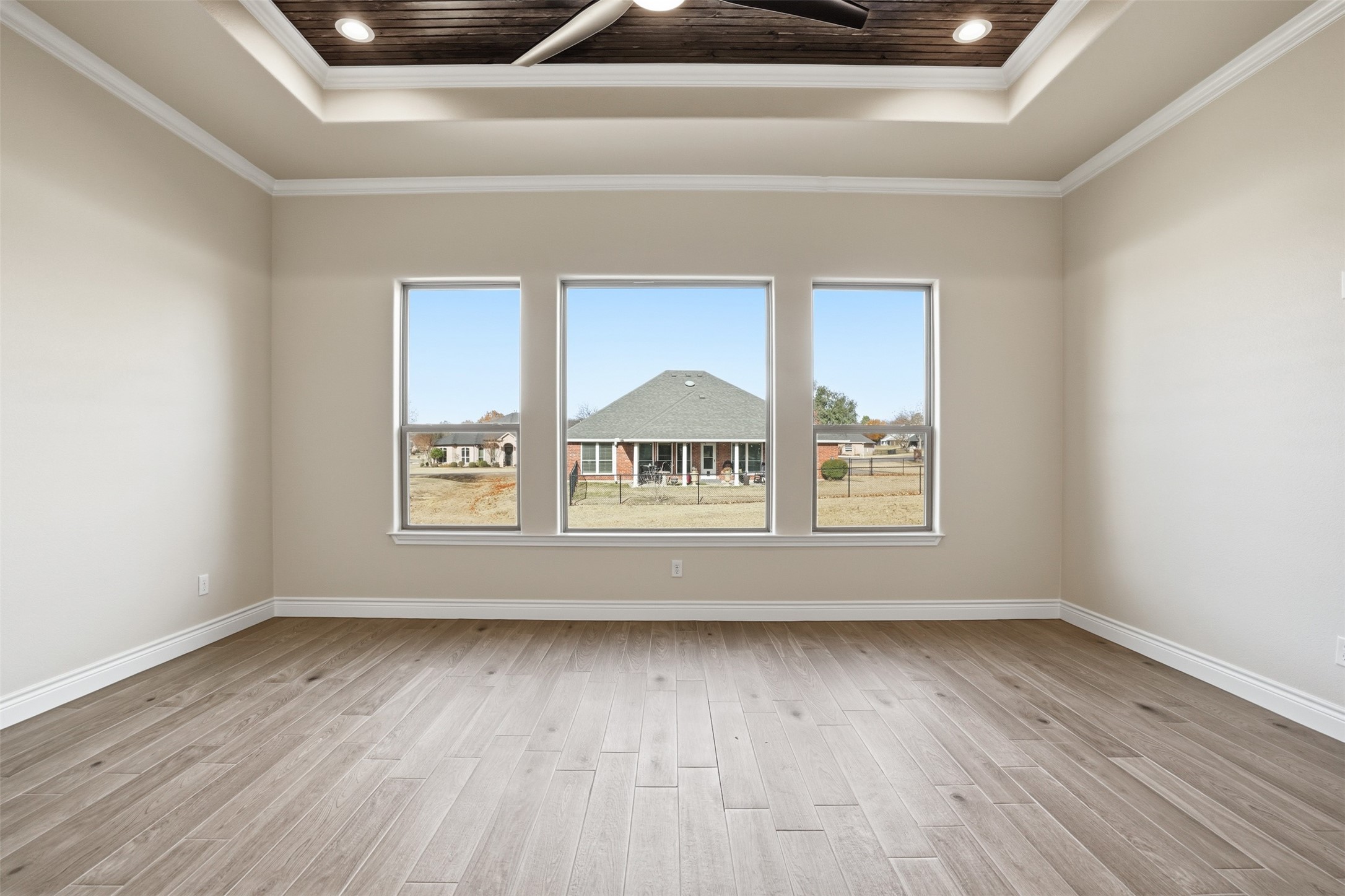 6002 Oakwood Court Granbury TX 76049