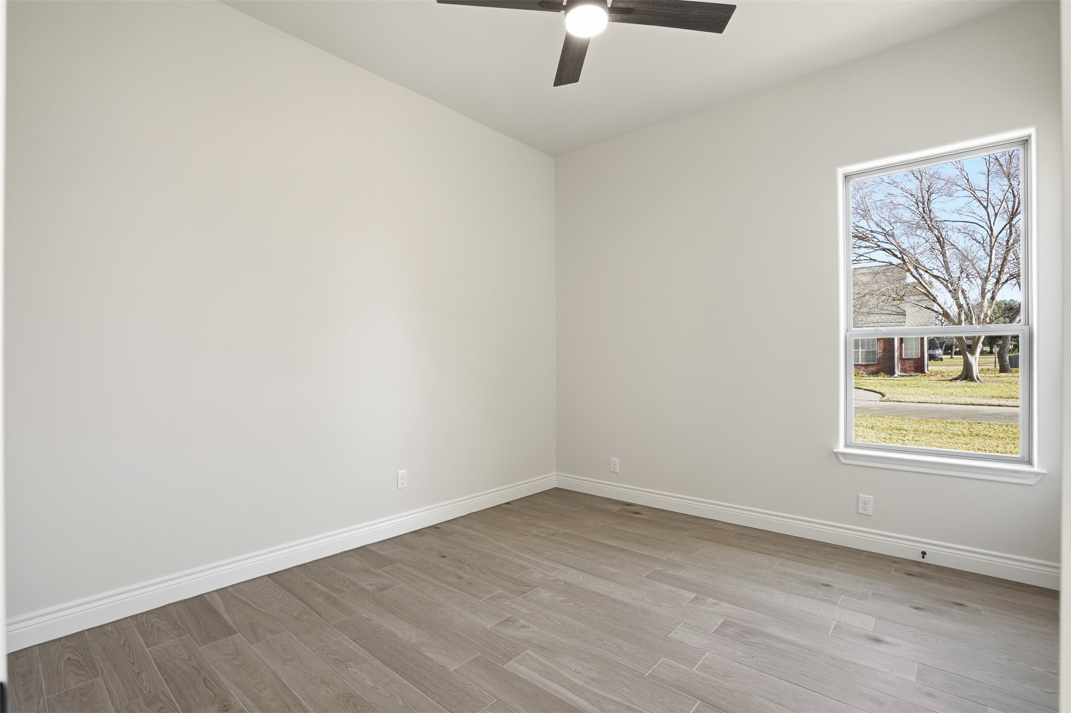 6002 Oakwood Court Granbury TX 76049