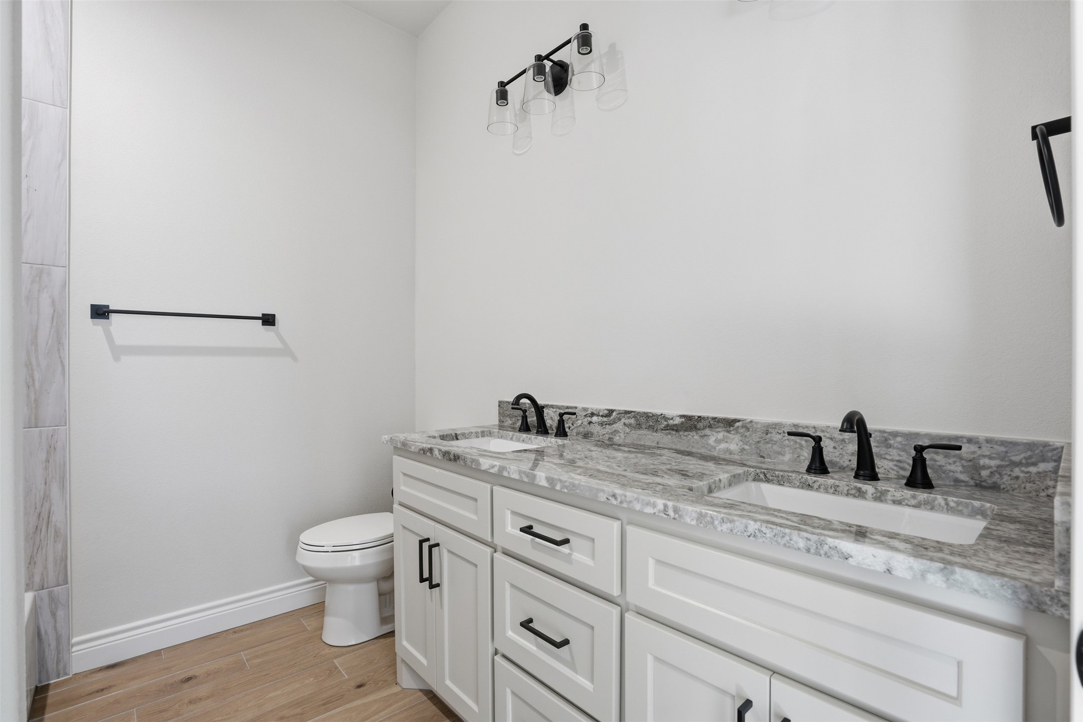 6002 Oakwood Court Granbury TX 76049