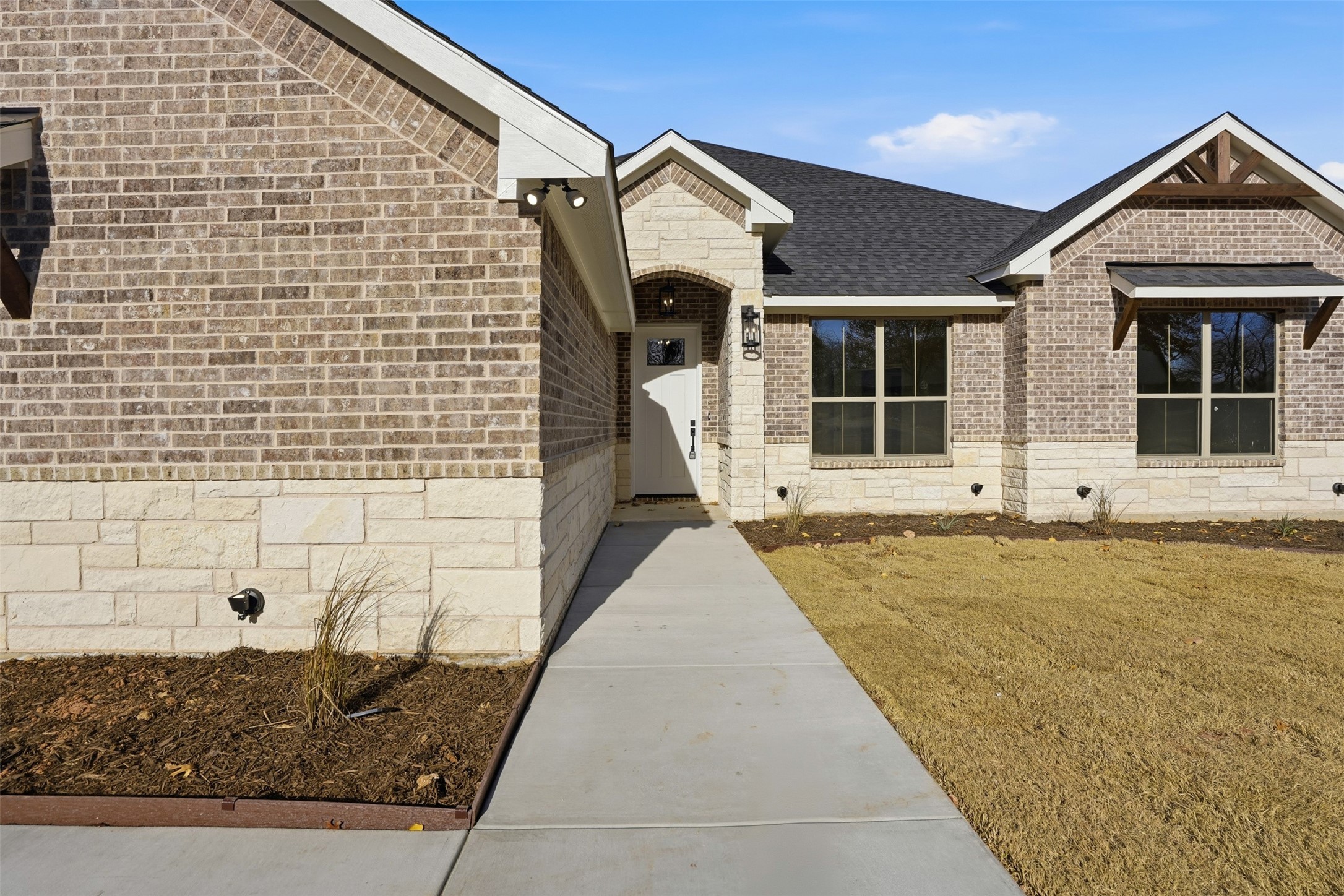 6002 Oakwood Court Granbury TX 76049