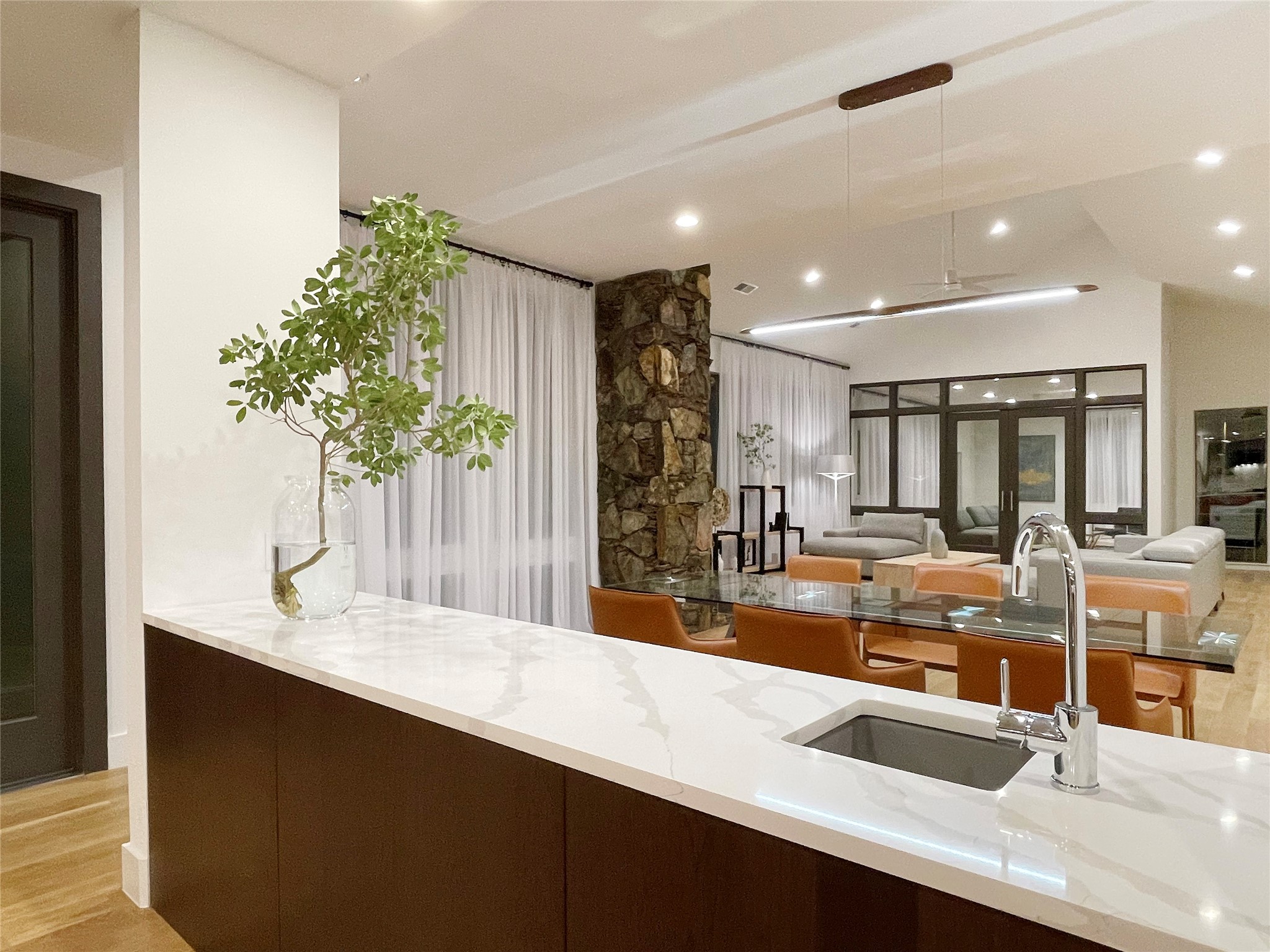 6802 Bert Lane Dallas TX 75240