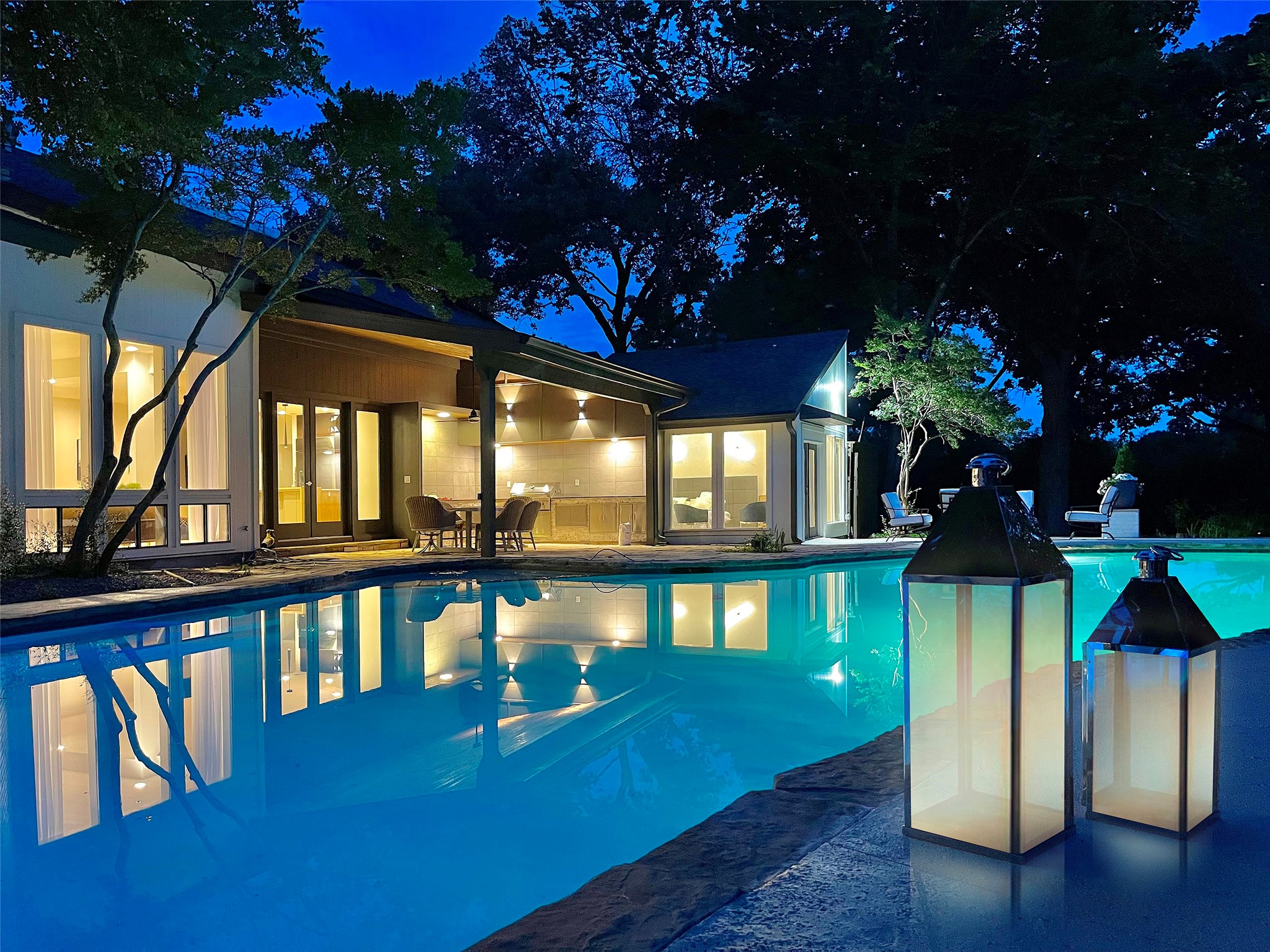 6802 Bert Lane Dallas TX 75240