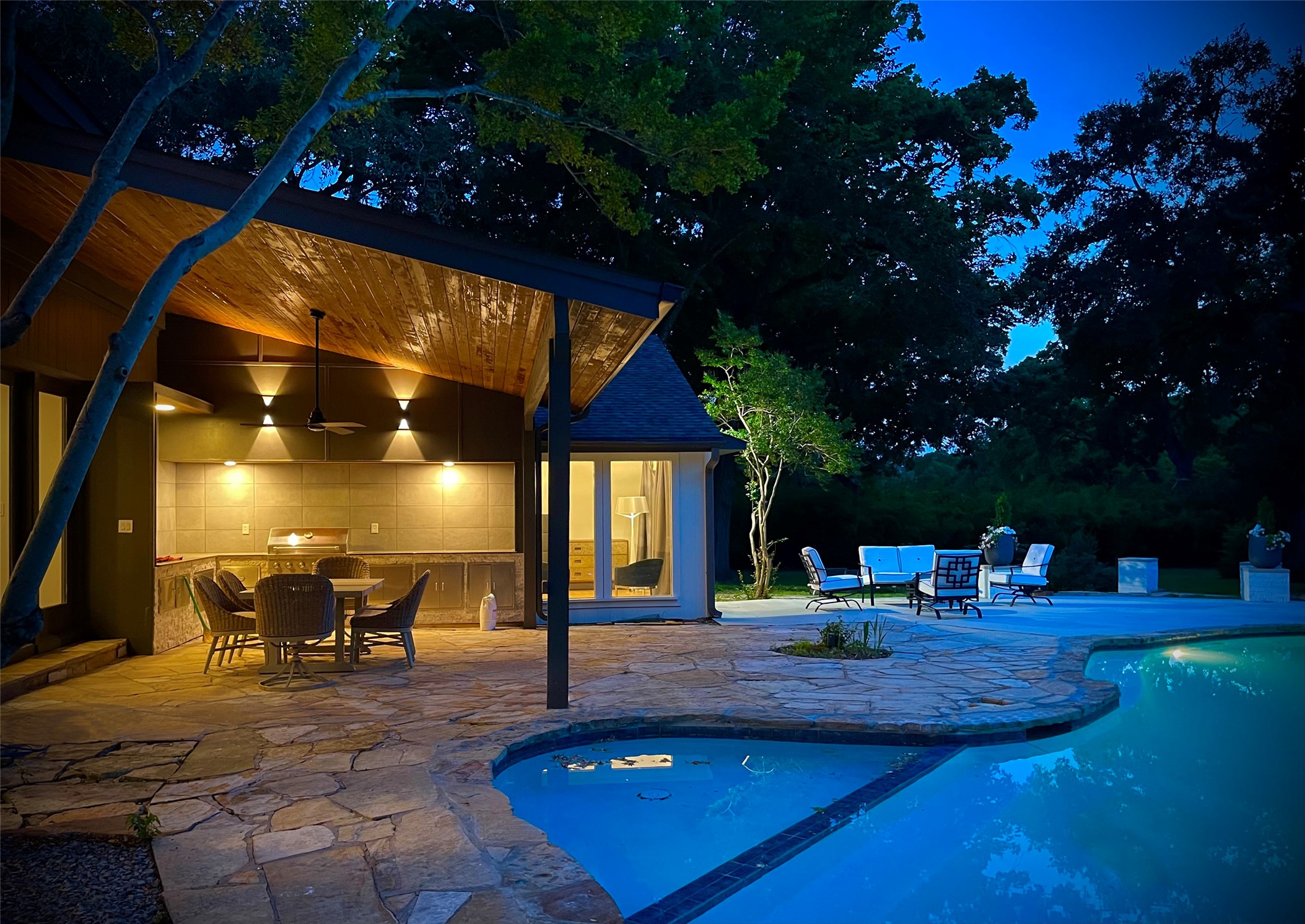 6802 Bert Lane Dallas TX 75240