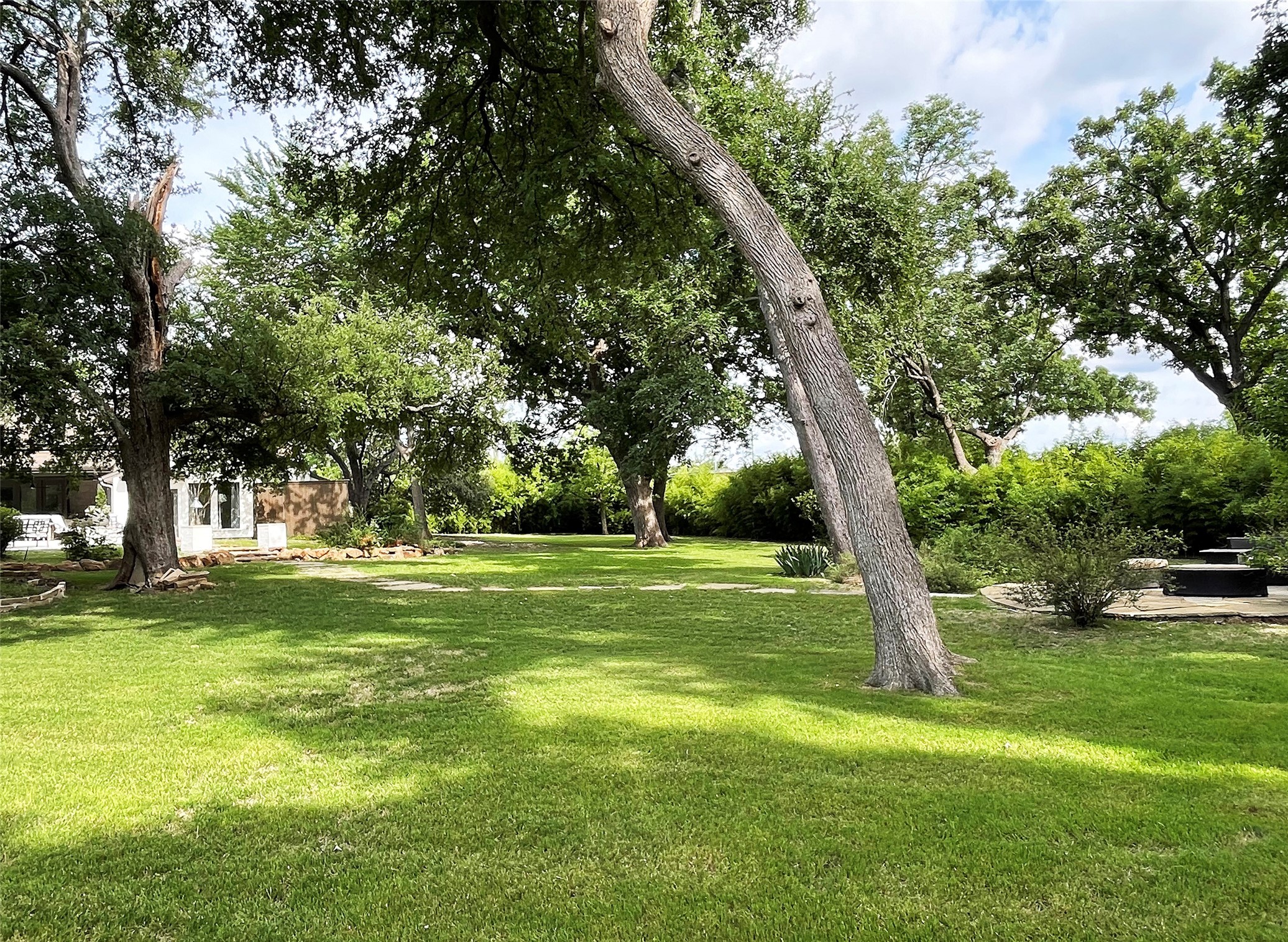 6802 Bert Lane Dallas TX 75240