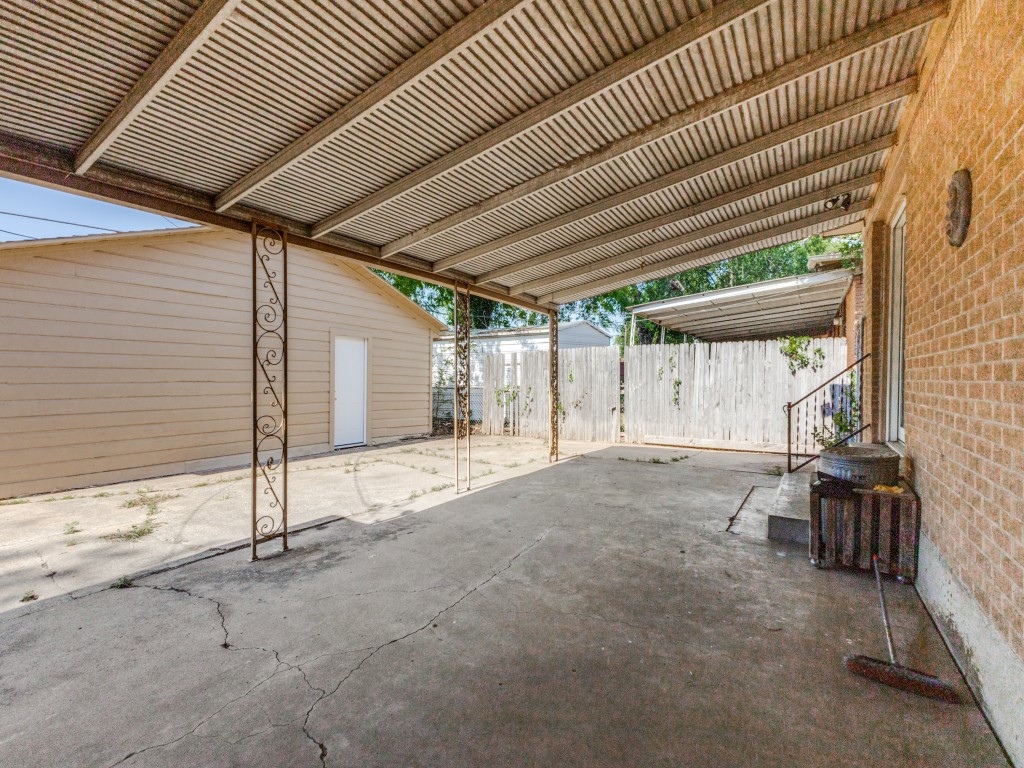 9104 Donnybrook Dallas TX 75217