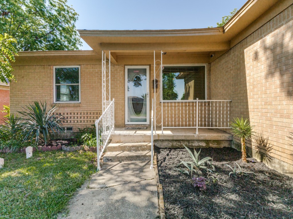 9104 Donnybrook Dallas TX 75217