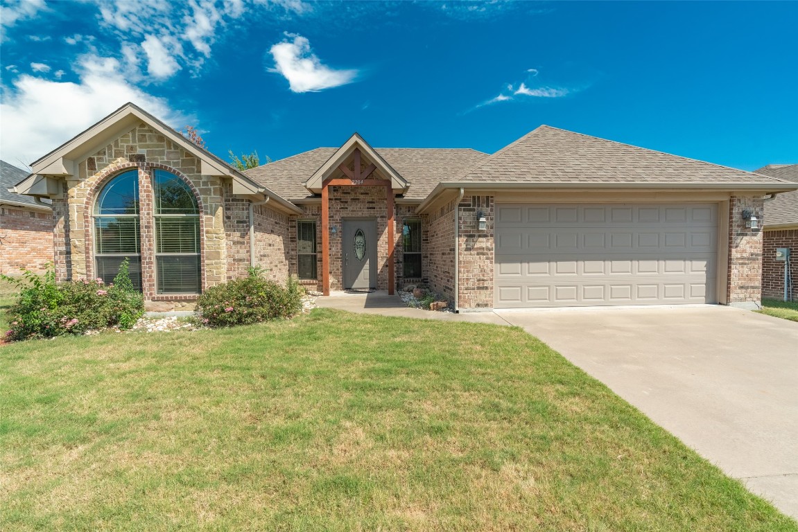2204 Mangum Street Commerce TX 75428