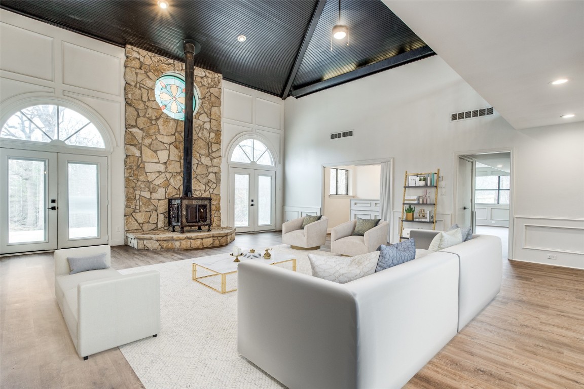 2114 Coral Drive Arlington TX 76010