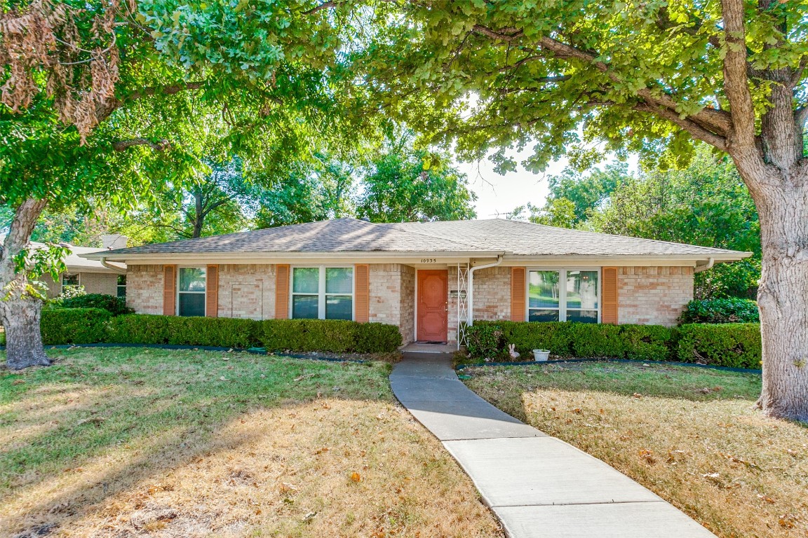 10935 Beauty Lane Dallas TX 75229