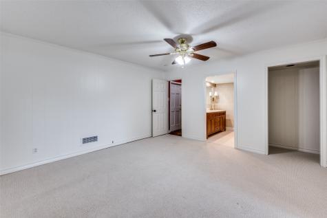 2705 Black Oak Lane Arlington TX 76012
