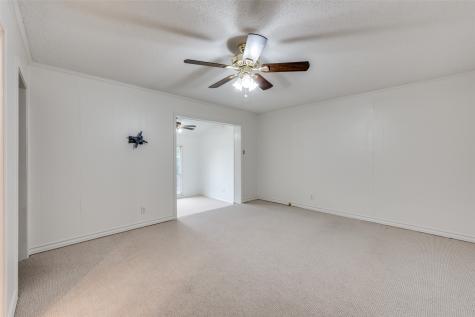 2705 Black Oak Lane Arlington TX 76012