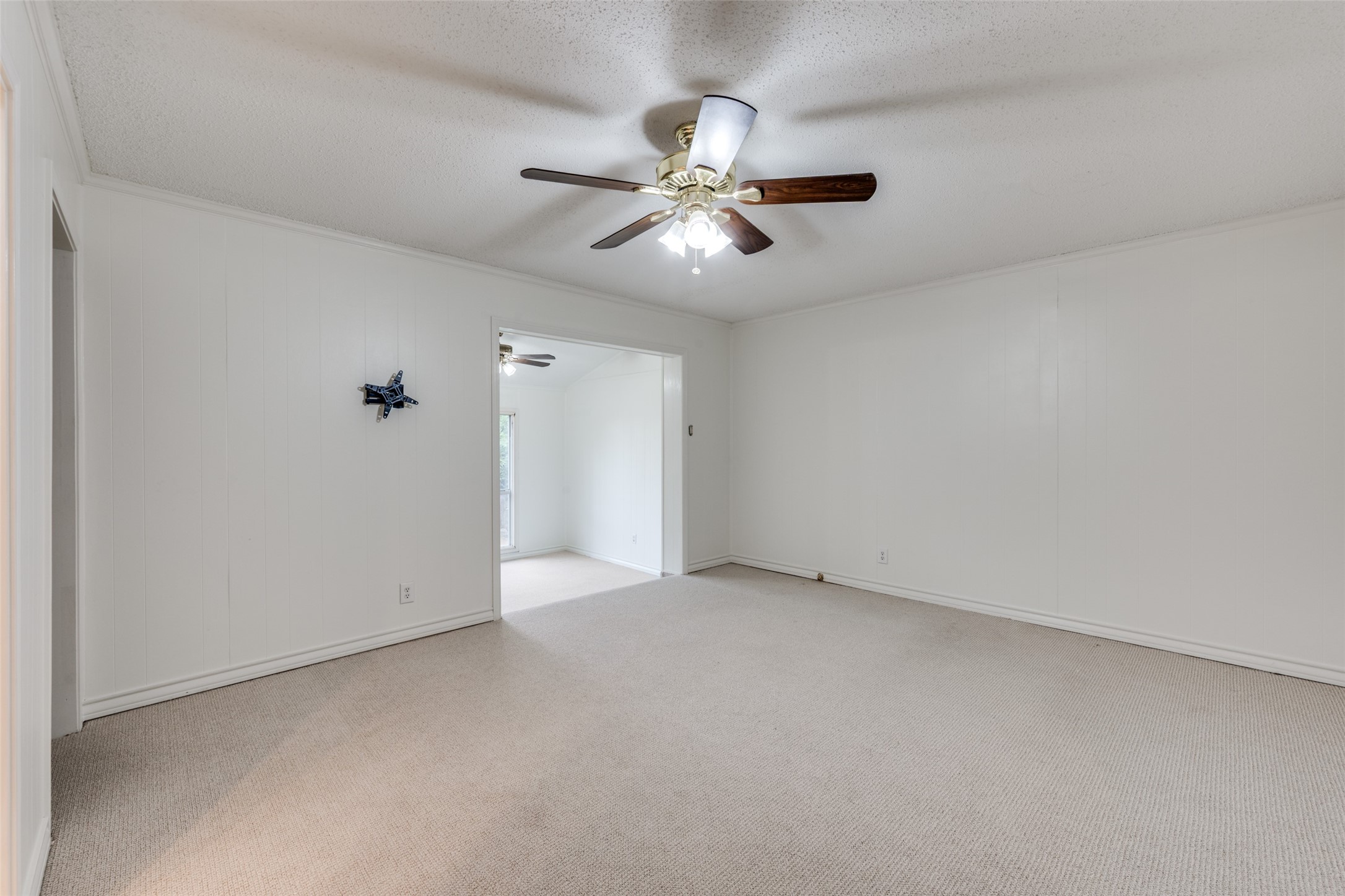 2705 Black Oak Lane Arlington TX 76012