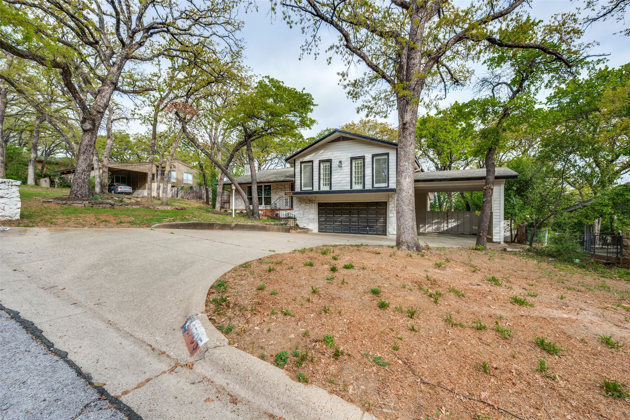 2705 Black Oak Lane Arlington TX 76012