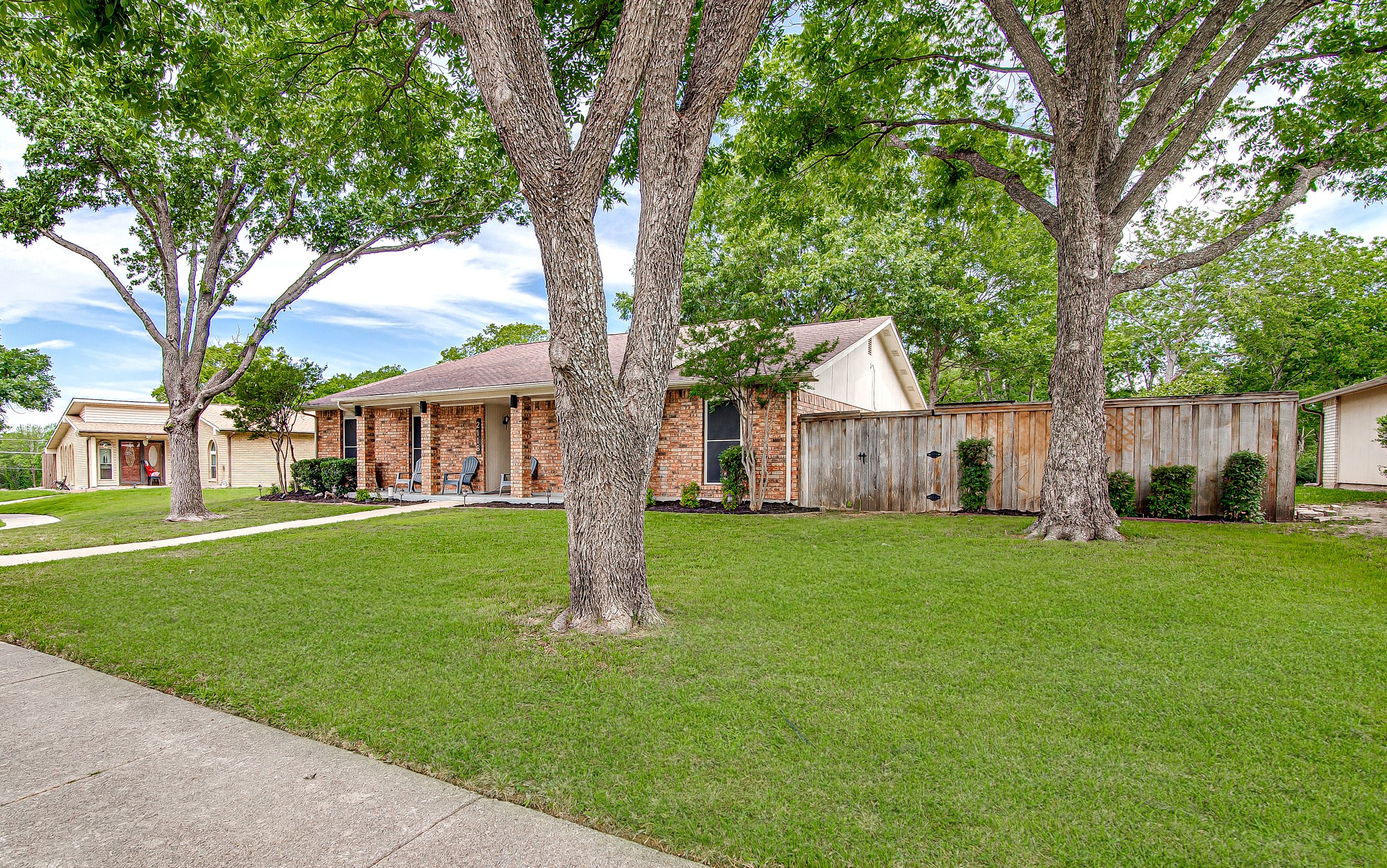 2118 Butterfield Trail Grand Prairie TX 75052