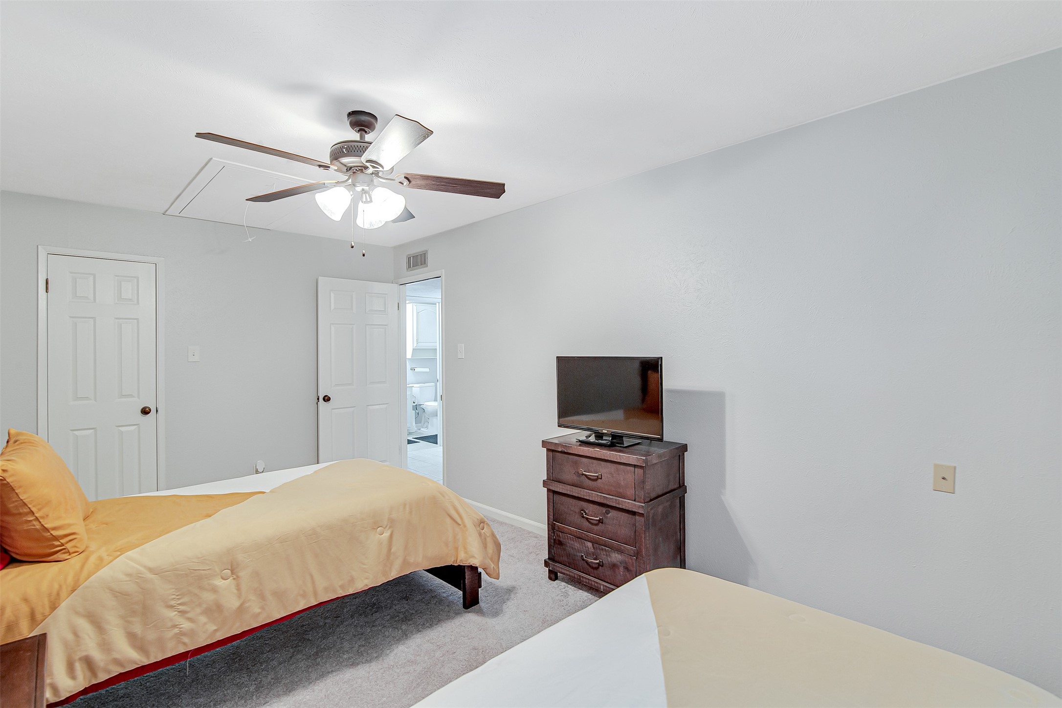 2118 Butterfield Trail Grand Prairie TX 75052