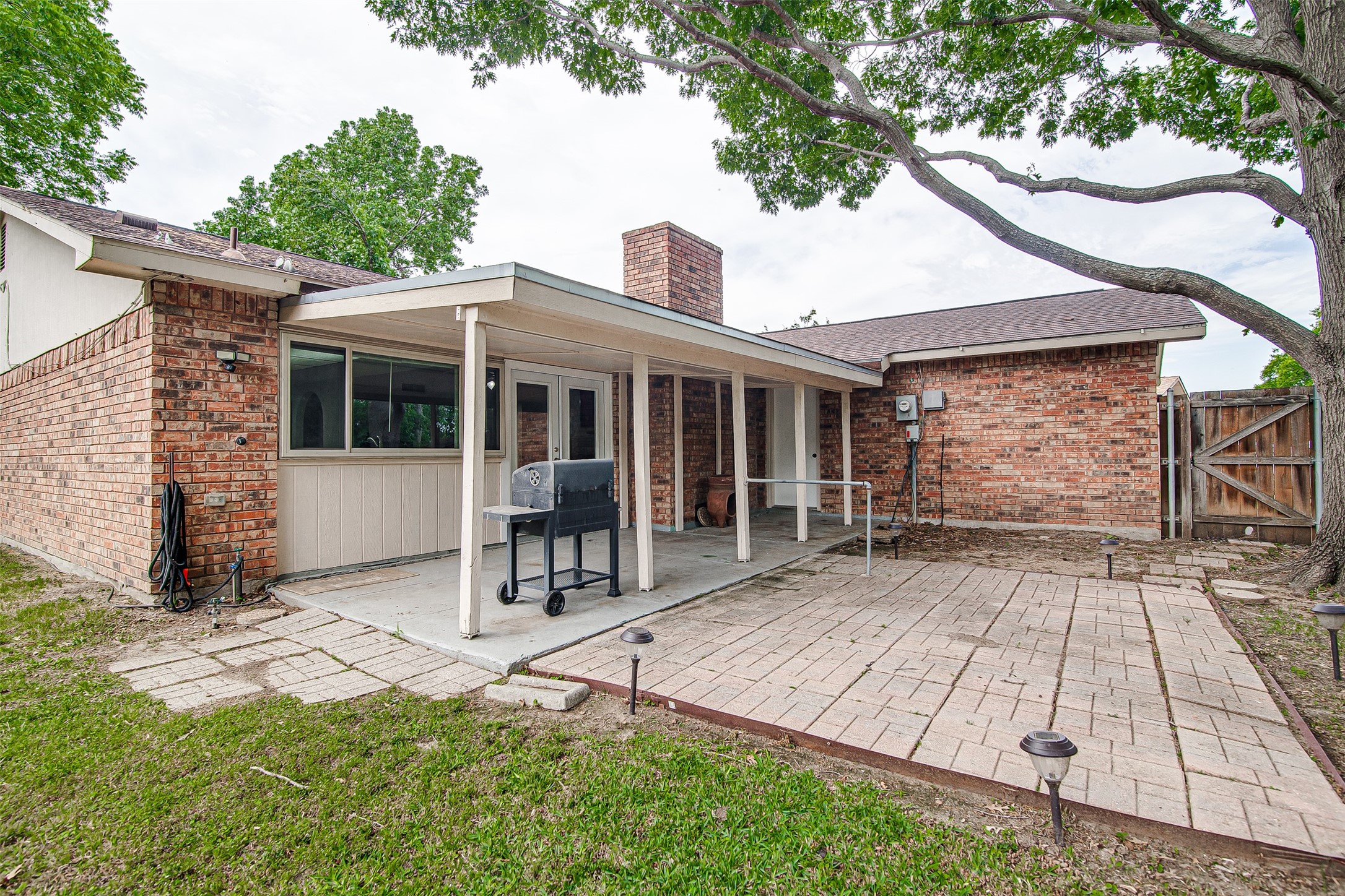 2118 Butterfield Trail Grand Prairie TX 75052