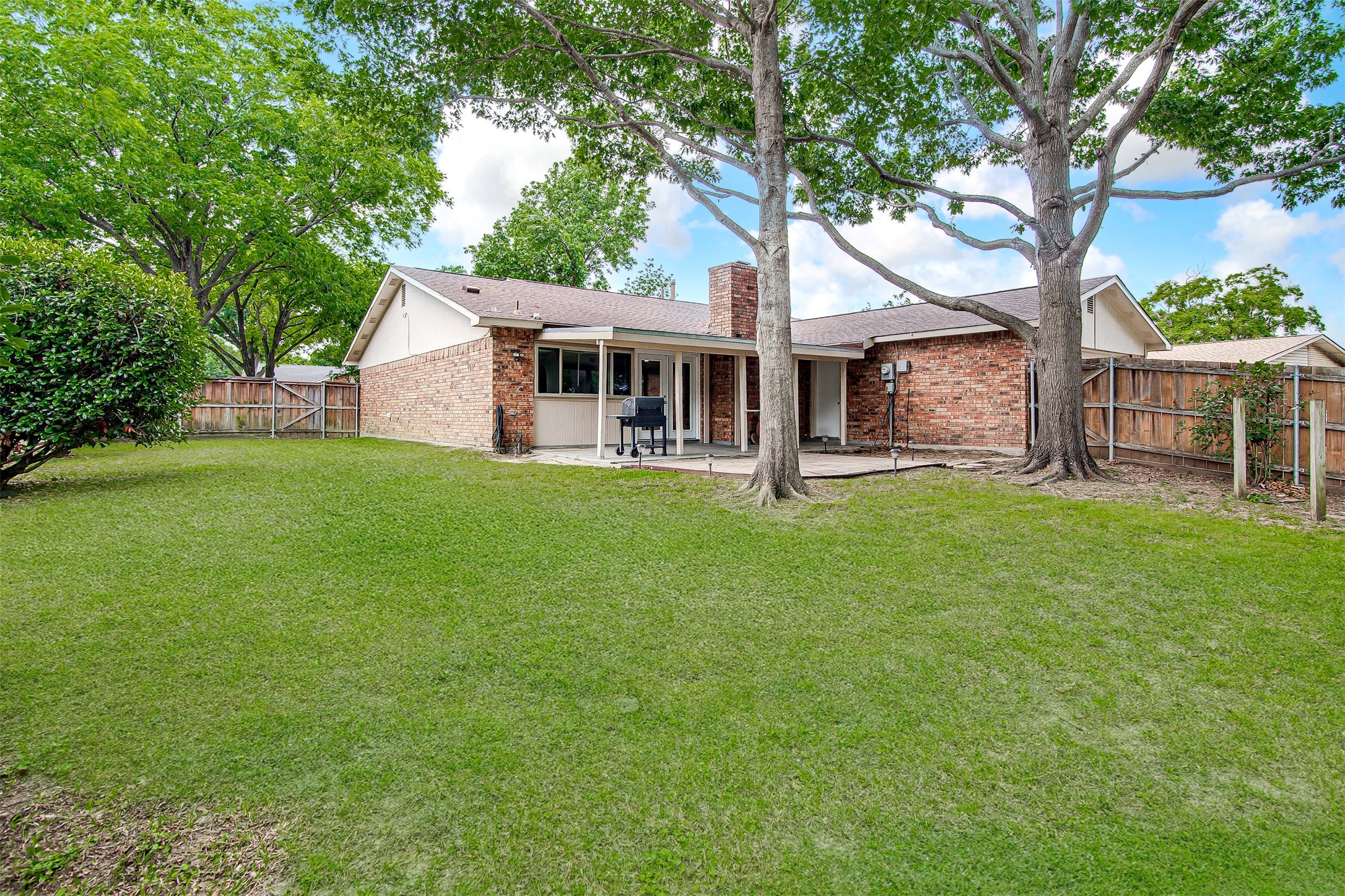 2118 Butterfield Trail Grand Prairie TX 75052