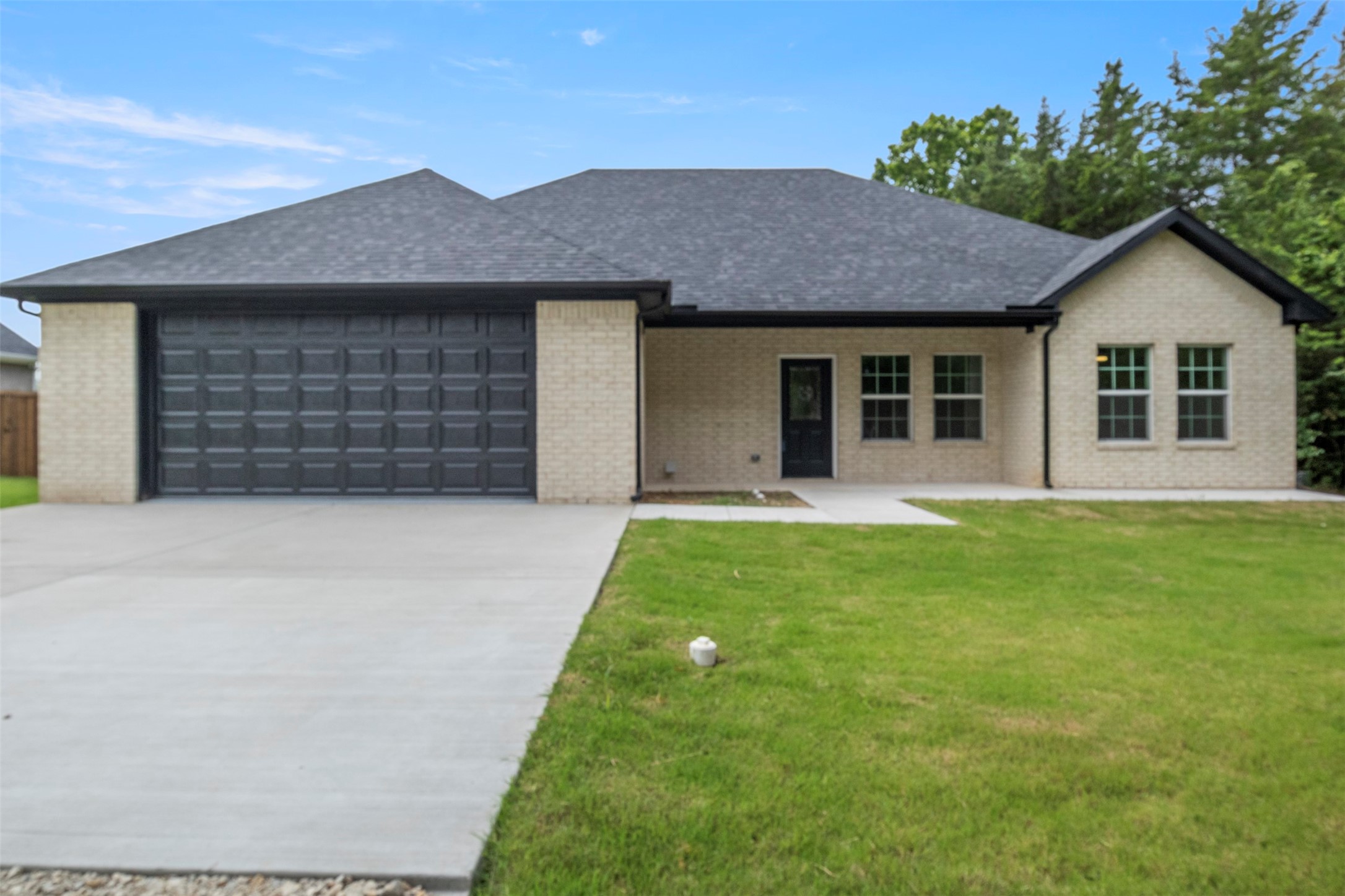 905 W Cardinal Street Ector TX 75439