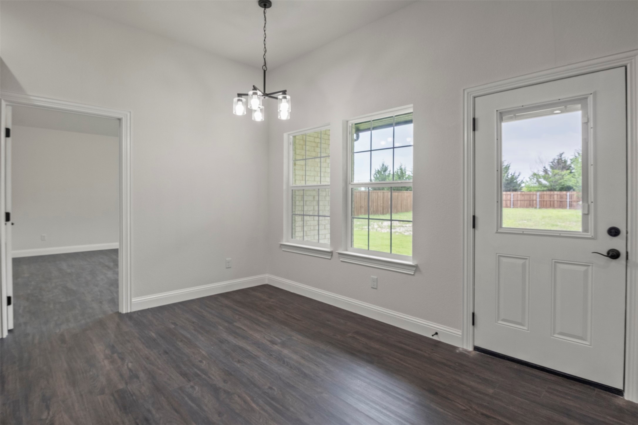 905 W Cardinal Street Ector TX 75439