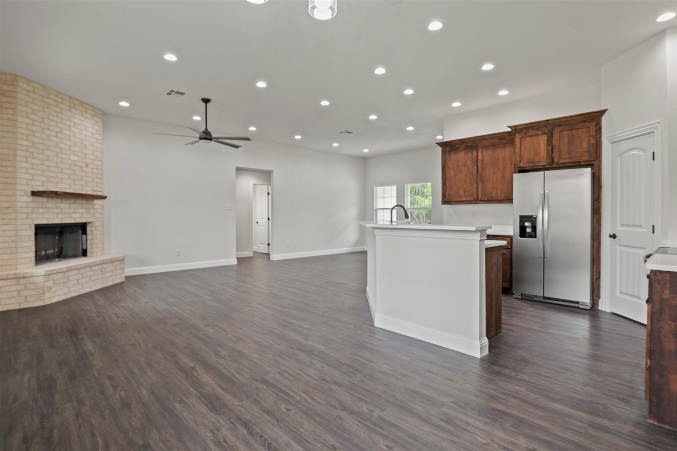 905 W Cardinal Street Ector TX 75439