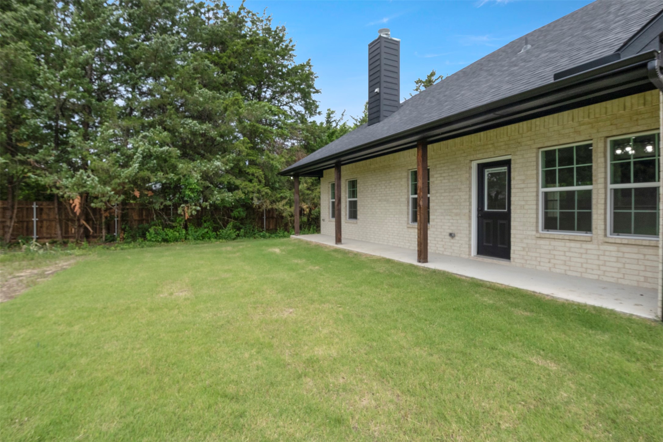 905 W Cardinal Street Ector TX 75439