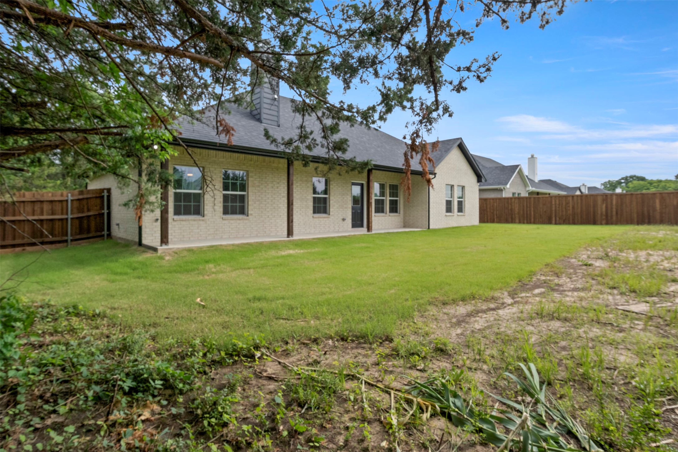 905 W Cardinal Street Ector TX 75439