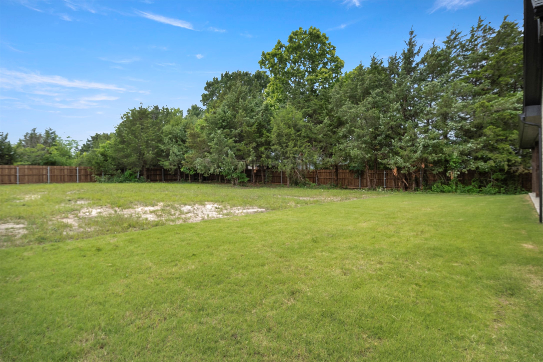 905 W Cardinal Street Ector TX 75439
