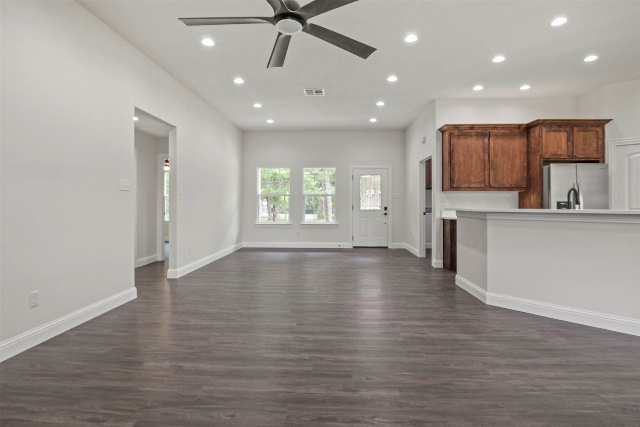 905 W Cardinal Street Ector TX 75439