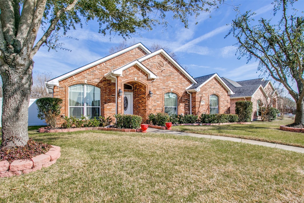 108 Norwood Lane Lancaster TX 75146