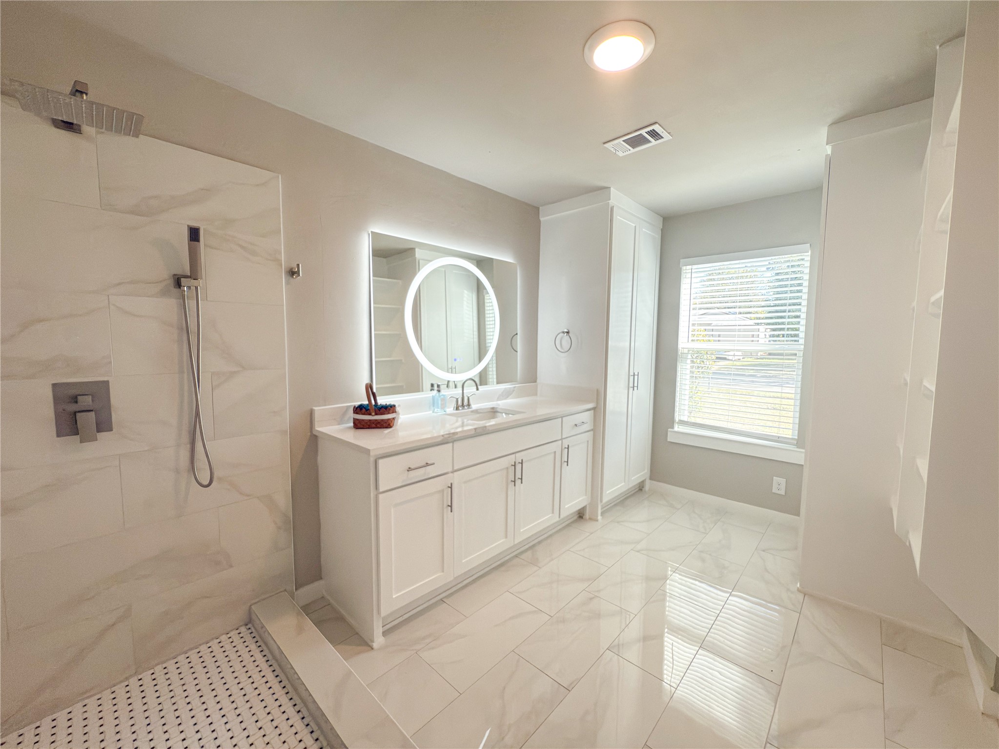 2431 Marfa Avenue Dallas TX 75216