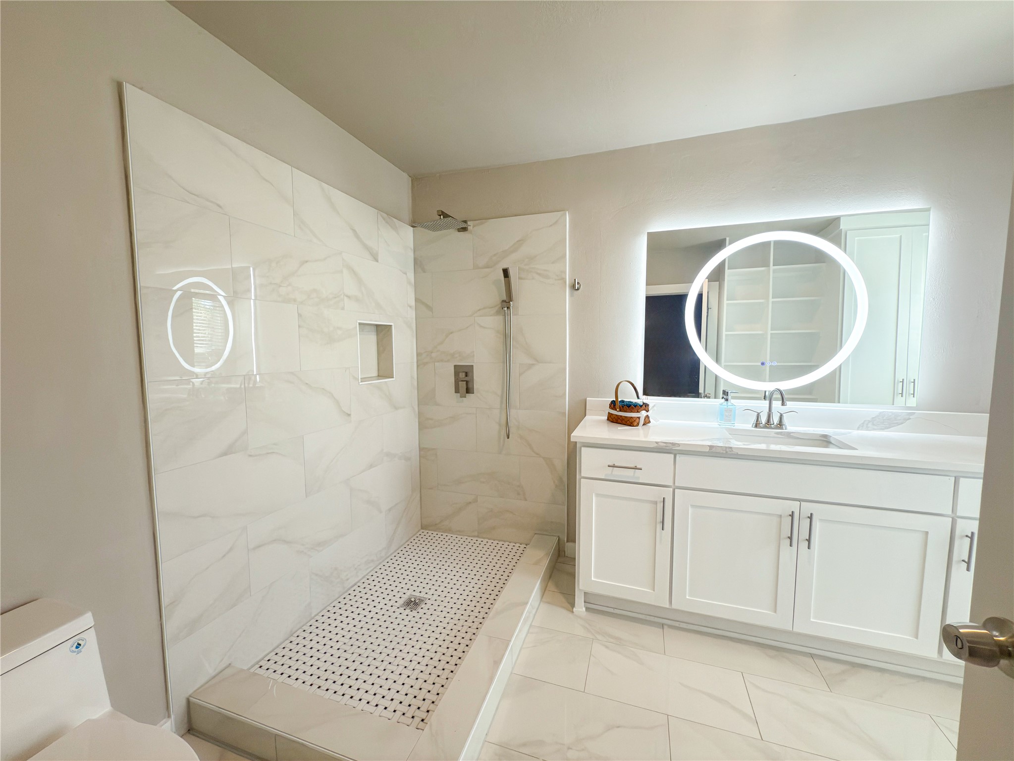 2431 Marfa Avenue Dallas TX 75216