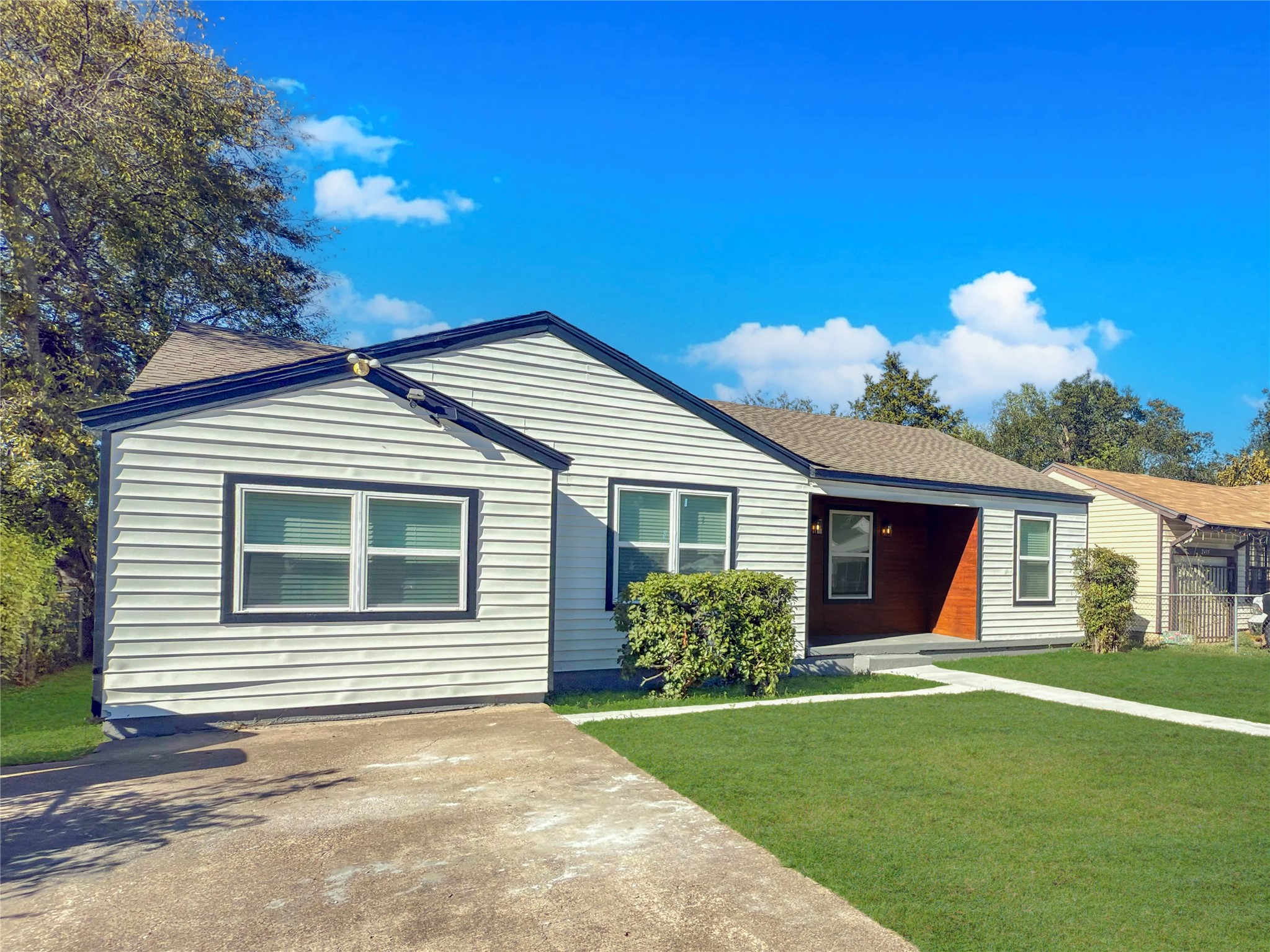 2431 Marfa Avenue Dallas TX 75216