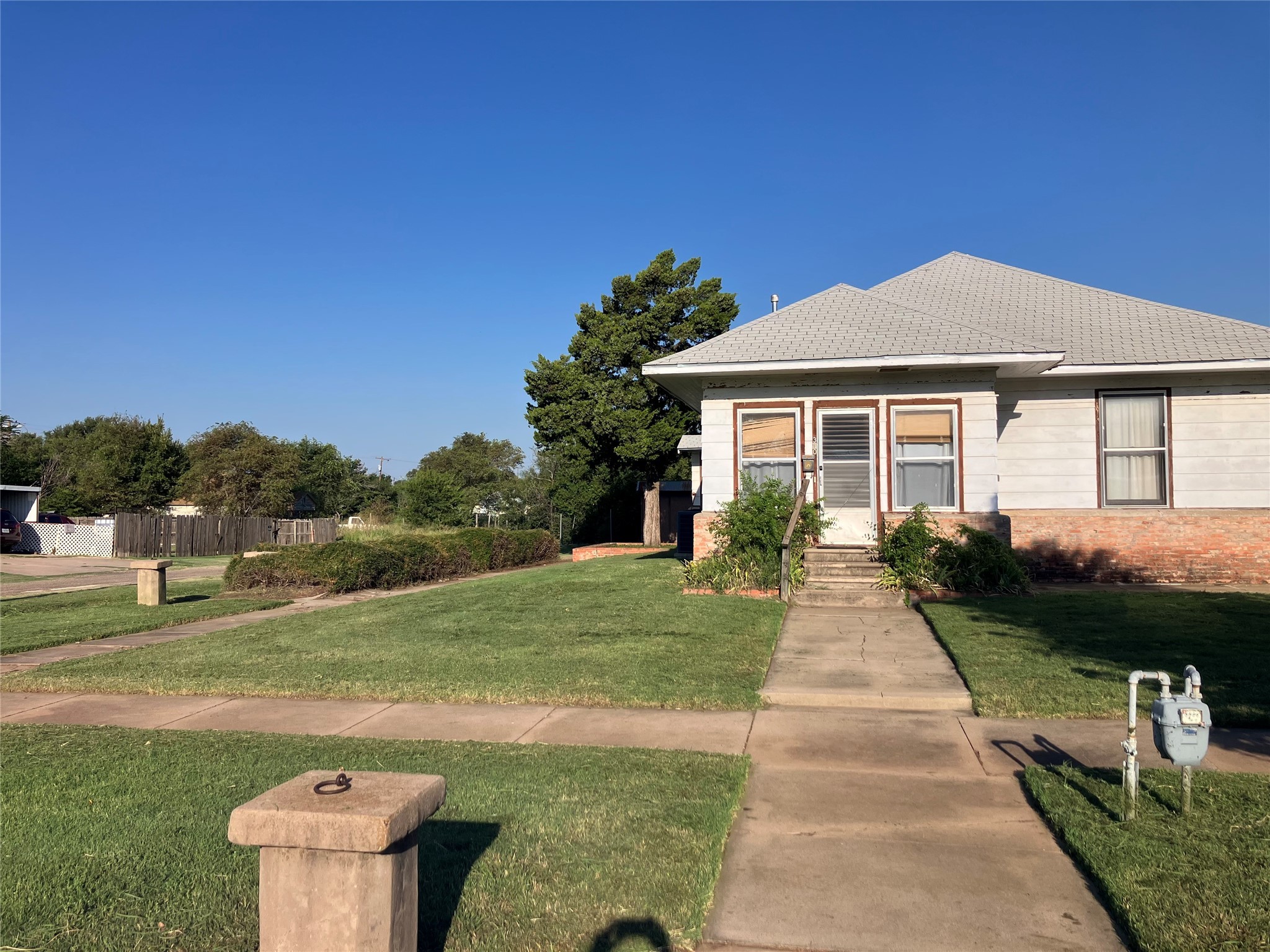 310 Hughes Street Quanah TX 79252