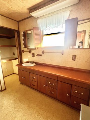 310 Hughes Street Quanah TX 79252