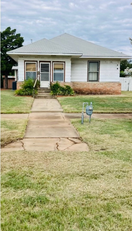 310 Hughes Street Quanah TX 79252