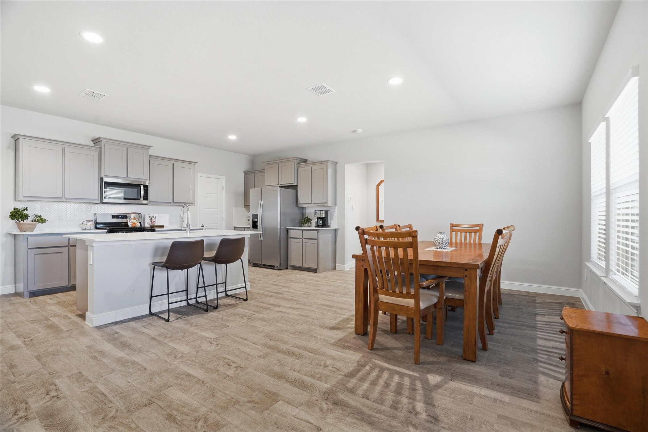4028 Cornerstone Circle Granbury TX 76048