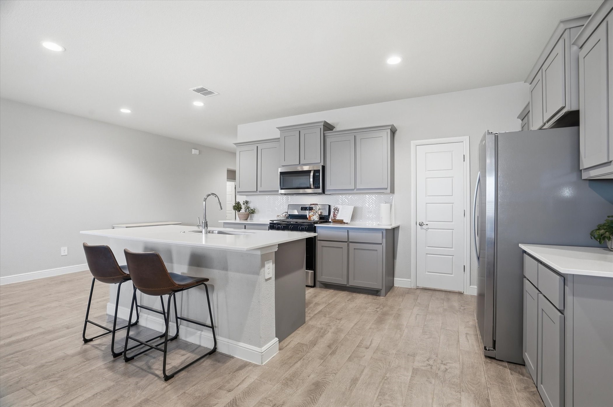 4028 Cornerstone Circle Granbury TX 76048