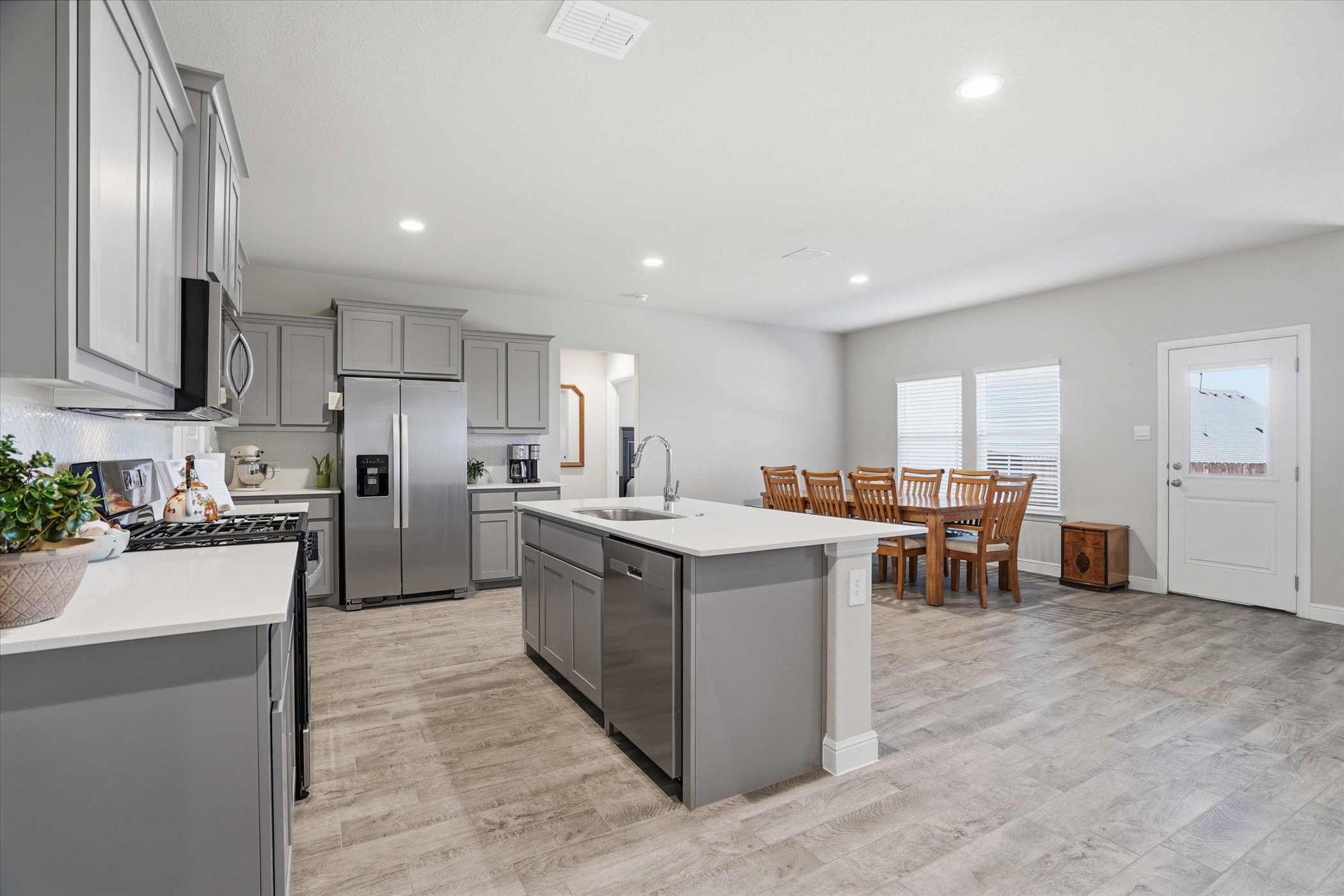 4028 Cornerstone Circle Granbury TX 76048