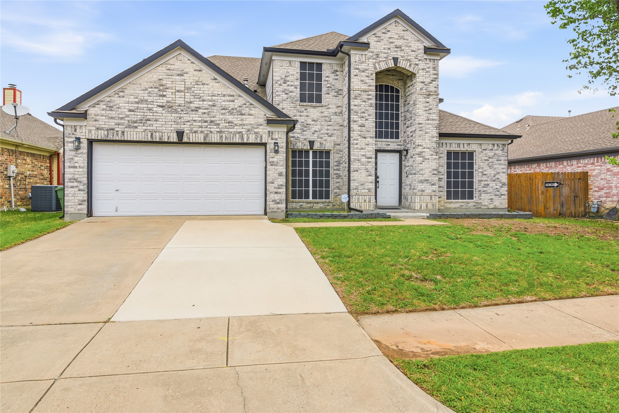 709 Gentry Drive Arlington TX 76018